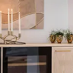 Luxury Villa With 6 Bedrooms & Pool Etc